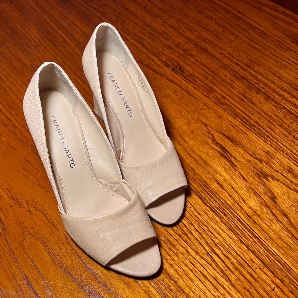 Franco Sarto Creme size 6 wedge heel NWOT